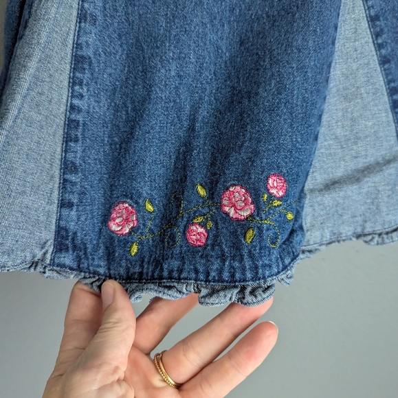 Vintage 3T Denim Cotton Dress With Stitched Pink Flowers. Vintage Denim Dress 3T - Picture 2 of 7